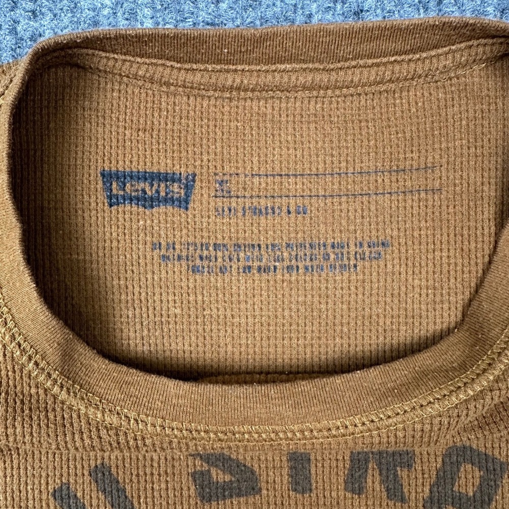 Levi's Long Sleeve Thermal Shirt Mens XL Brown Panther Graphic Waffle Knit - Picture 4 of 7